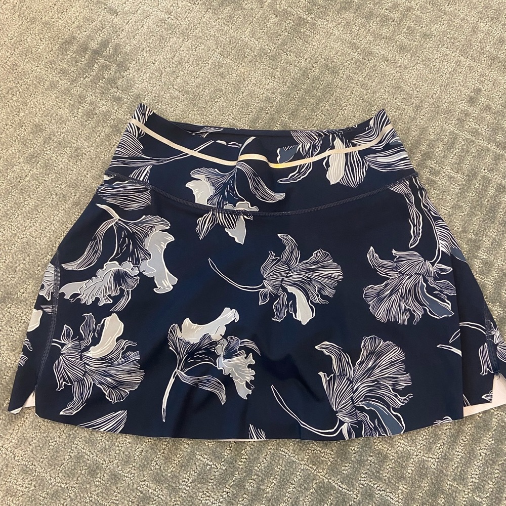 Athleta tennis skirt, navy and white floral print, size XS